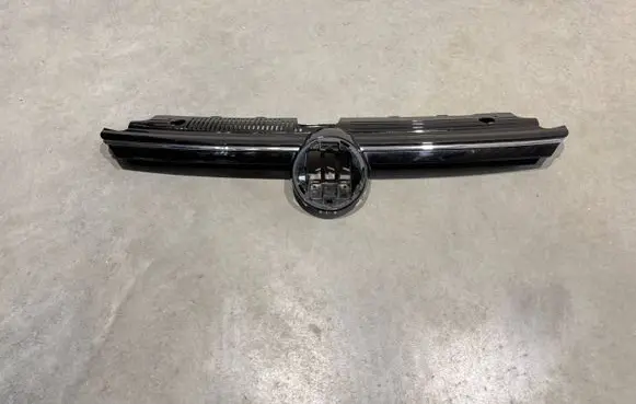 Volkswagen Golf VIII Front bumper upper radiator grill 5H0853651N
