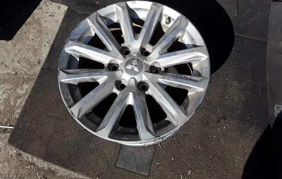 Mitsubishi L200 R17 alloy rim 