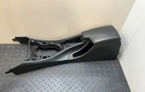 BMW 3 E90 E91 Armrest 9153269 58450713 E116237023