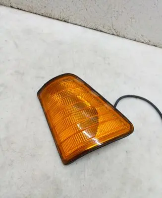 Mercedes-Benz 207 310 Front indicator light 32757R6 32757