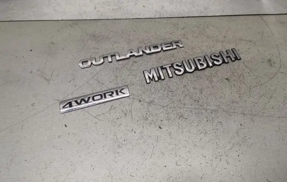 Mitsubishi Outlander Manufacturers badge/model letters 