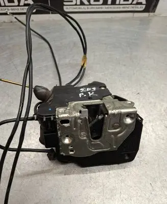 Mercedes-Benz CLK A209 C209 Front door lock 2037200135