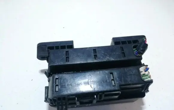 Nissan Terrano Fuse box set 71543024 7154-3024