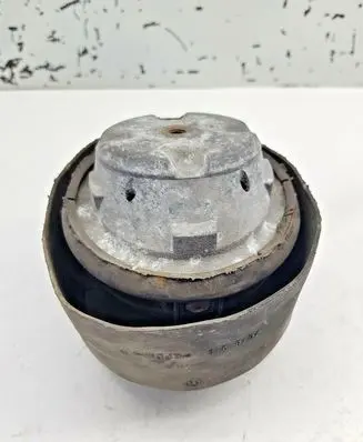 Mercedes-Benz CLK A209 C209 Engine mount bracket A2032410413