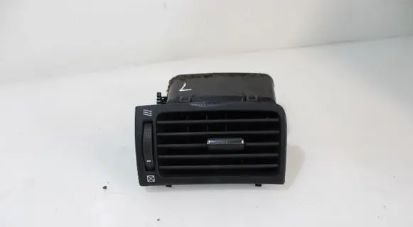 Toyota Avensis Verso Dashboard side air vent grill/cover trim