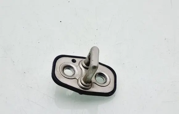 Citroen Berlingo Front door lock loop/hook striker 9655466380