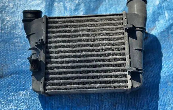 Audi A4 S4 B6 8E 8H Intercooler radiator 8E0145805S 1009030521