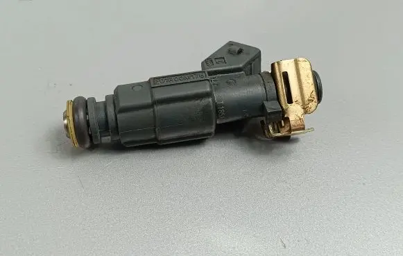 MG ZS Fuel injector F01R00M176