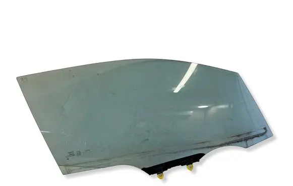 Toyota C-HR II Front door window glass four-door E1743R00098