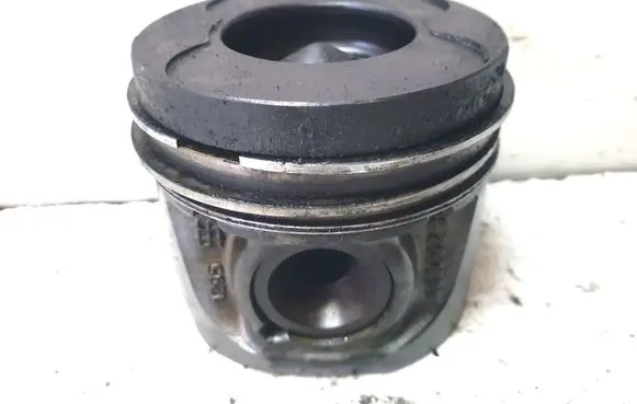 Mercedes-Benz ML W164 Piston with connecting rod 0830923
