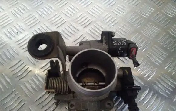 Renault Megane I Throttle valve 7700861679H 7700872188