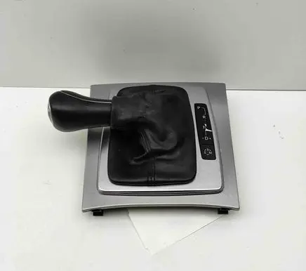 Mercedes-Benz E A207 Gear lever shifter trim leather/knob A2076801107 A20426775109E38
