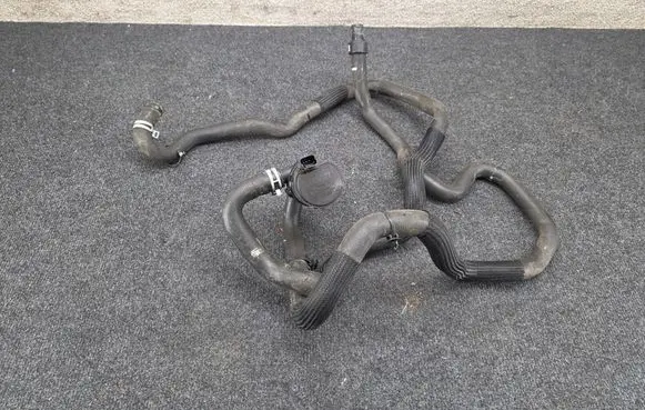 Engine coolant pipe/hose