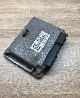 Volkswagen Golf IV Engine control unit/module ECU 038906018AN 0281001733
