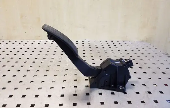 Subaru XV Accelerator throttle pedal 1988007960 36010FJ010