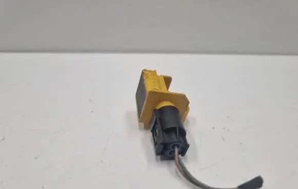 Mercedes-Benz E A207 Airbag deployment crash/impact sensor A2128210351 2128210351