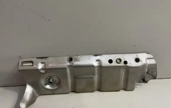 BMW 3 F30 F35 F31 Heat shield in engine bay 7618371