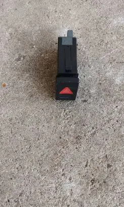 Volkswagen PASSAT B5.5 Hazard light switch 3B0953235D