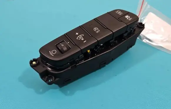 Hyundai i30 Seat control switch 3U2100-1300 IMPRK1368852