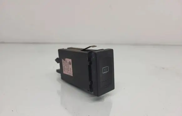 Volkswagen PASSAT B5 Windscreen/window heater switch 3B0959621E PA663096GF