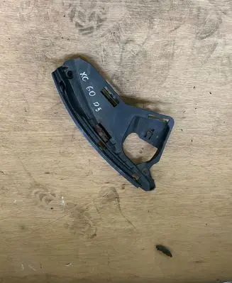Volvo XC60 Headlight/headlamp mounting bracket