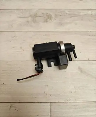 Mercedes-Benz A W169 Turbo solenoid valve A0051535528