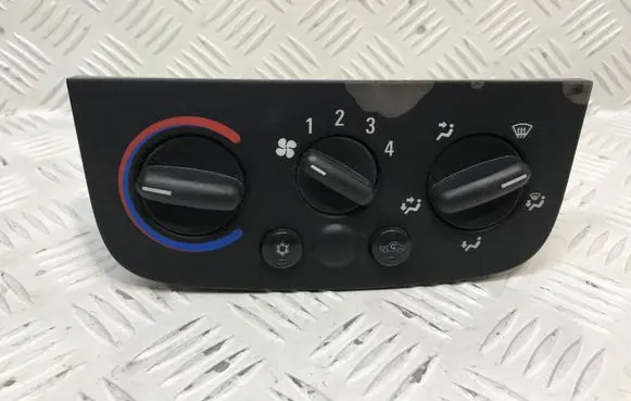 Opel Combo C Climate control unit 031110H