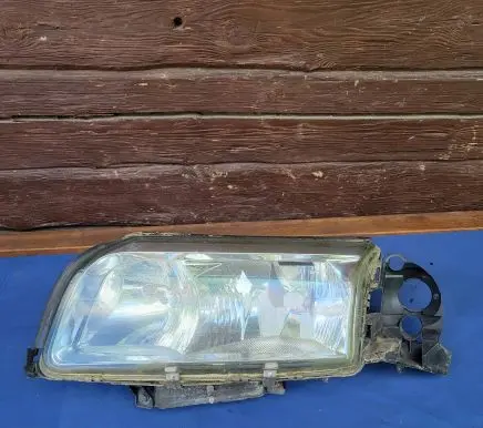 Volvo S80 Headlight/headlamp 30698857 89900246 CR3002