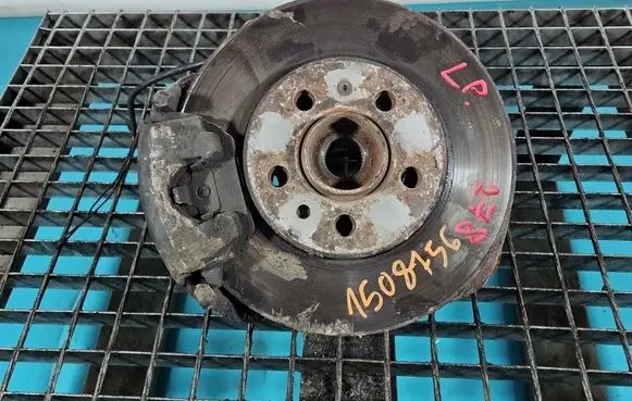 Front wheel hub spindle knuckle