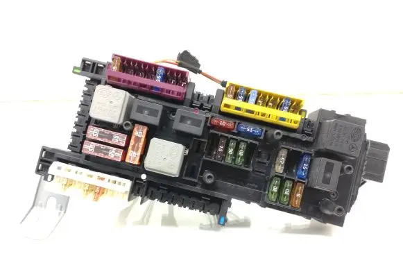 Mercedes-Benz E W212 Fuse module 016706581 A0025422619 A0025421319