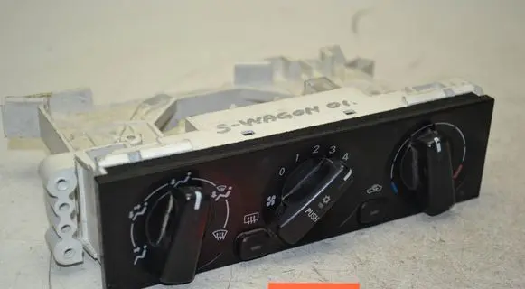 Mitsubishi Space Wagon Climate control unit MR398656