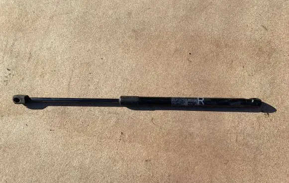 Suzuki SX4 S-Cross Tailgate/trunk strut/damper 8185061M00 5556830405N