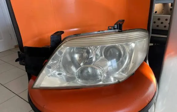 Mitsubishi Outlander Headlight/headlamp 90738200