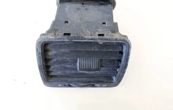 Volkswagen Golf V Dash center air vent grill 1k0819710 1k0819704