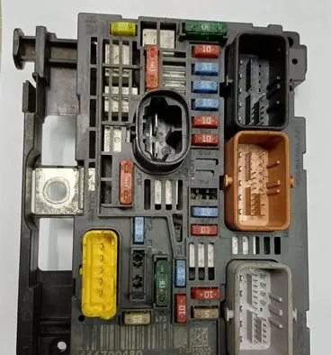 Peugeot 308 BSM Control unit 9666700480 BSMR0500 R05
