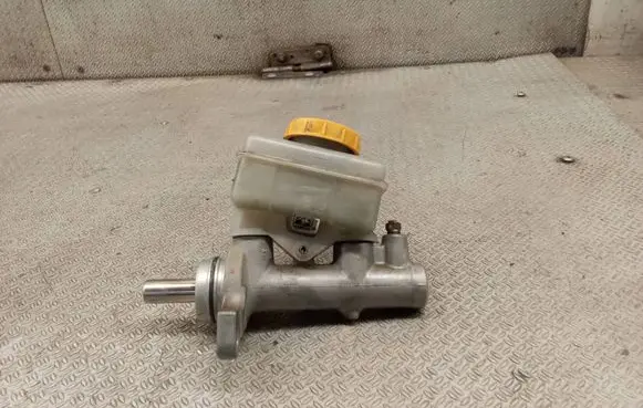 Master brake cylinder