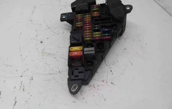 BMW 5 E60 E61 Fuse module 6906588