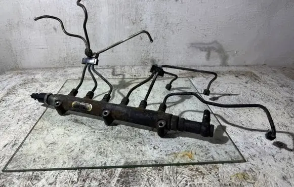 Volvo S60 Fuel main line pipe 8658252 0445215010