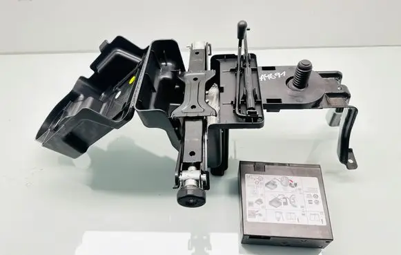 Audi A4 S4 B8 8K Tool box 8K9813685A BBP173201