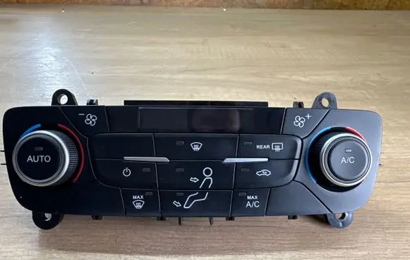Ford Escape III Climate control unit Gj5t18c612ea