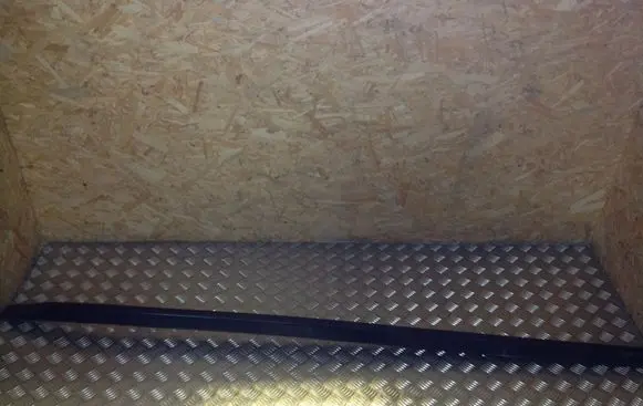 Roof bar rail