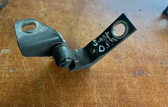 Ford S-MAX Rear door lower hinge