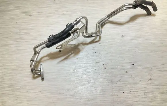 Audi A3 S3 8V Turbo turbocharger oiling pipe/hose 04C122447