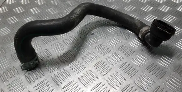 Volvo V40 Engine coolant pipe/hose 31474987