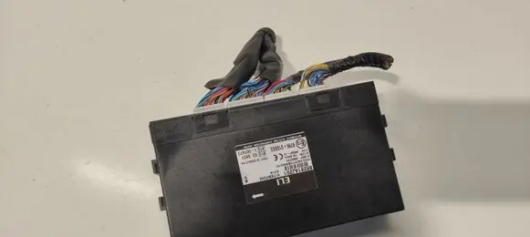Subaru Outback Comfort/convenience module 88281AJ201 X1T23073H2 97RI010653