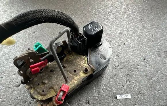 Jeep Grand Cherokee (WJ) Rear door lock 55363475AC