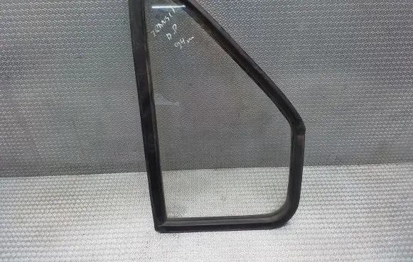 Ford Transit Front door vent window glass four-door 43R00021 DOT32M11AS2