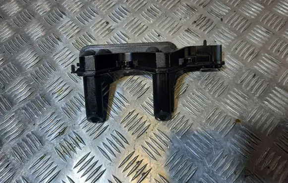 BMW 6 F12 F13 Oil breather separator 7566261