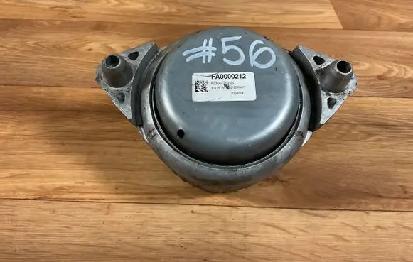Mercedes-Benz E W212 Engine mount bracket A2122406417 FA0000212 F036072522N