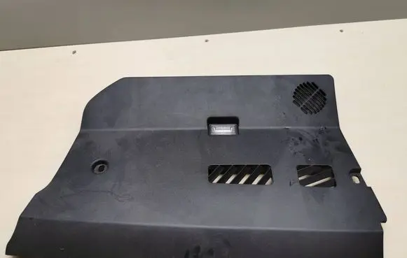 Tesla Model Y Airbag cover 168436700D DD22265100390